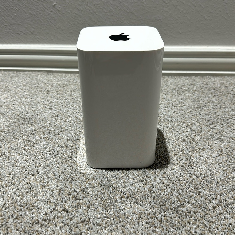 Apple A1521 AirPort Extreme 6th Gen (ME918LL/A) Wireless Router